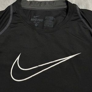 Boy’s fitted Nike Pro Dri-Fir t-shirt